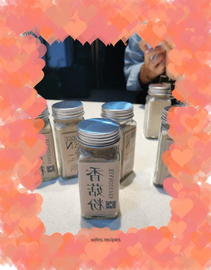 Detailed version of mushroom powder