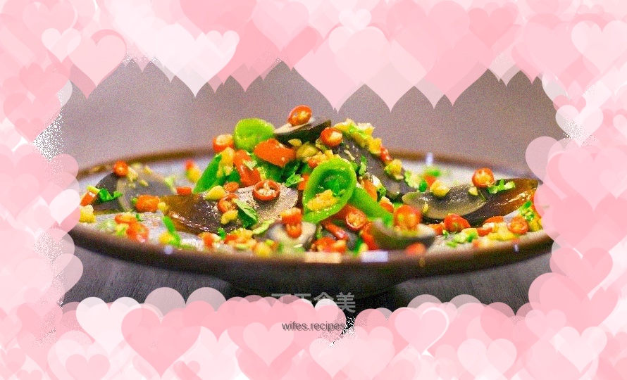 Burnt pepper preserved eggs! The combination of tiger green pepper and cold preserved egg is so delicious?