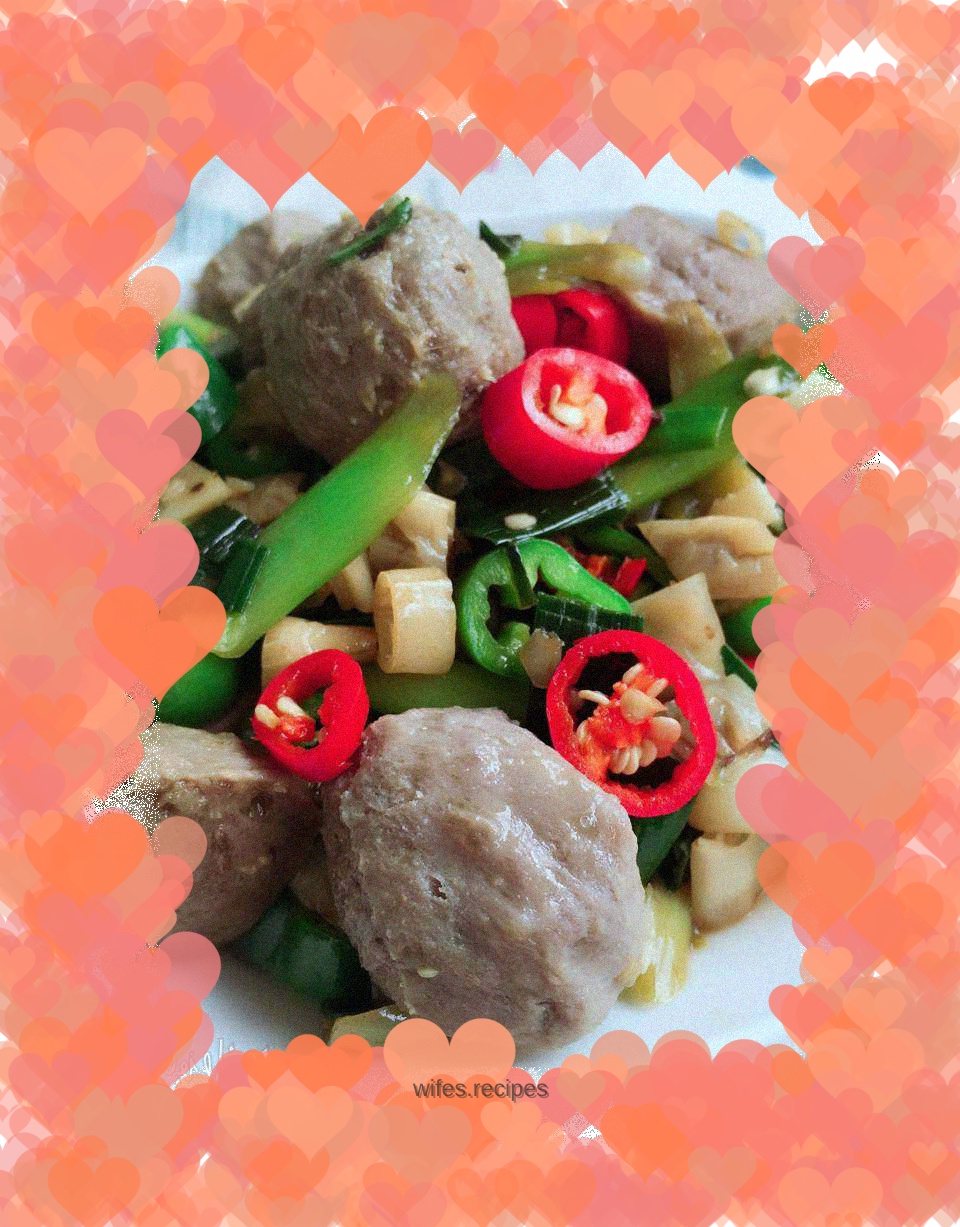 Side dish--Sauteed meatballs with white chili pepper
