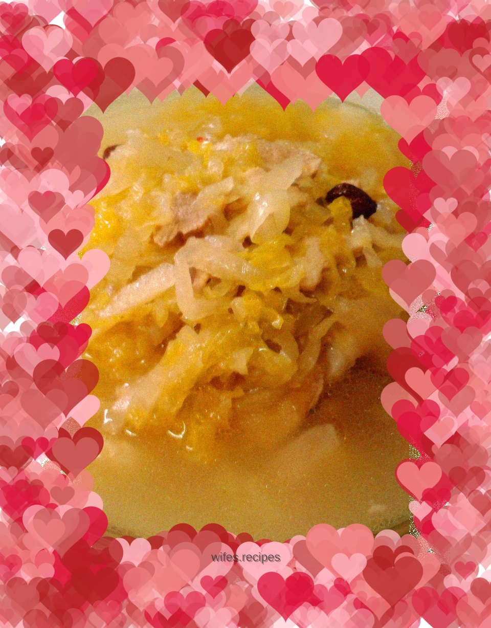 The favorite of Northeastern people---sauerkraut and white meat