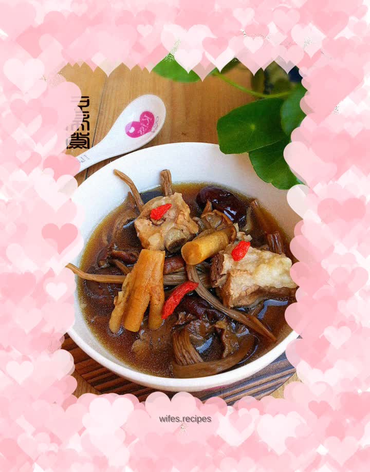 Codonopsis, tea tree mushroom and pork ribs