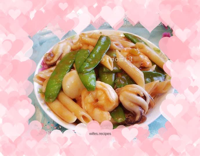 Seafood tomato sauce pasta