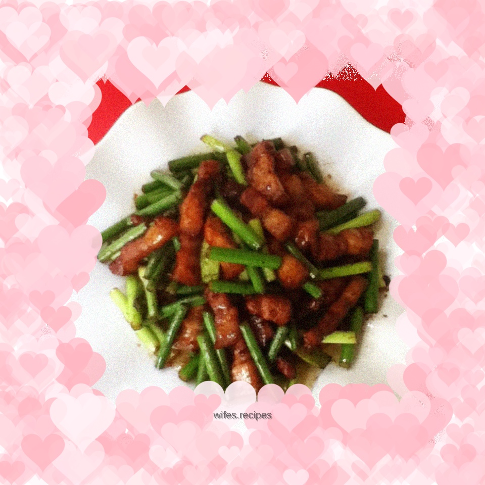 Stir-fried pork belly with garlic