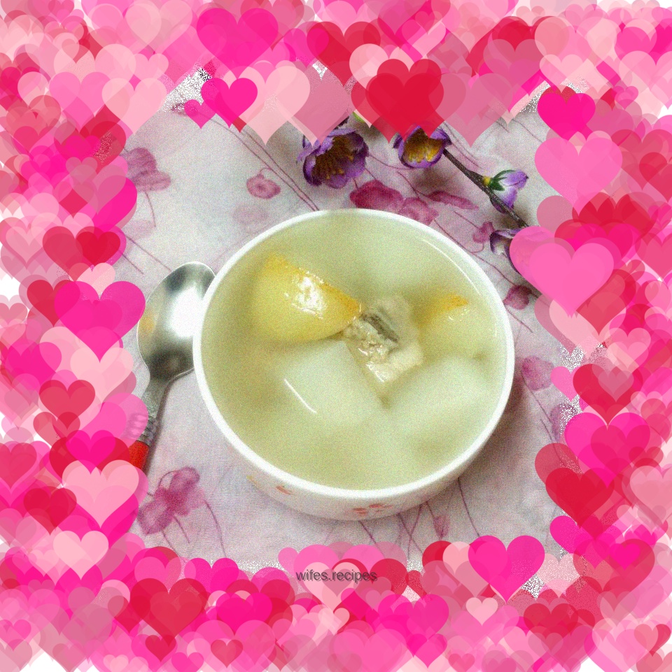 Autumn health--white radish and snow pear soup