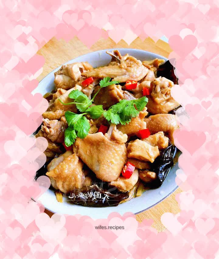 Steamed Chicken with Day Needles and Fungus