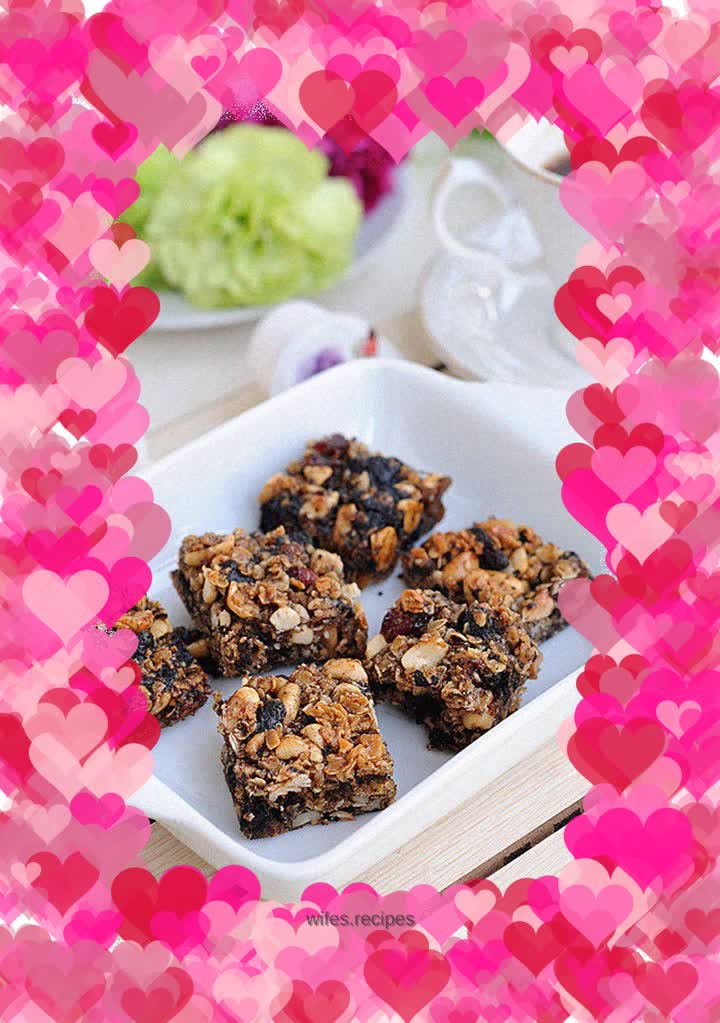 Small size, big energy - Cranberry cereal energy bar