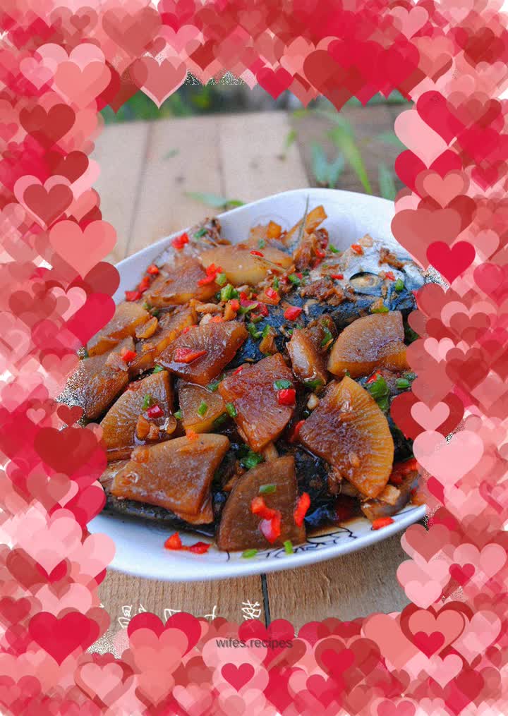 Pomfret with radish knife