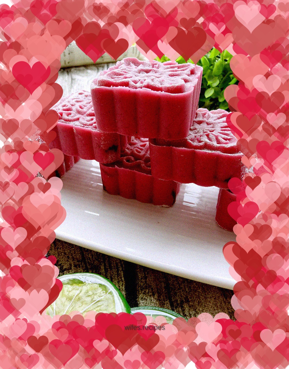 Dragon Fruit Snowskin Mooncake