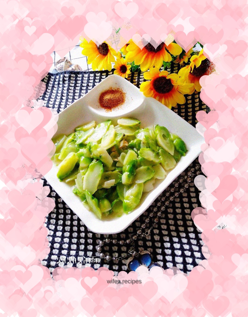 Vegetarian stir-fried croissant