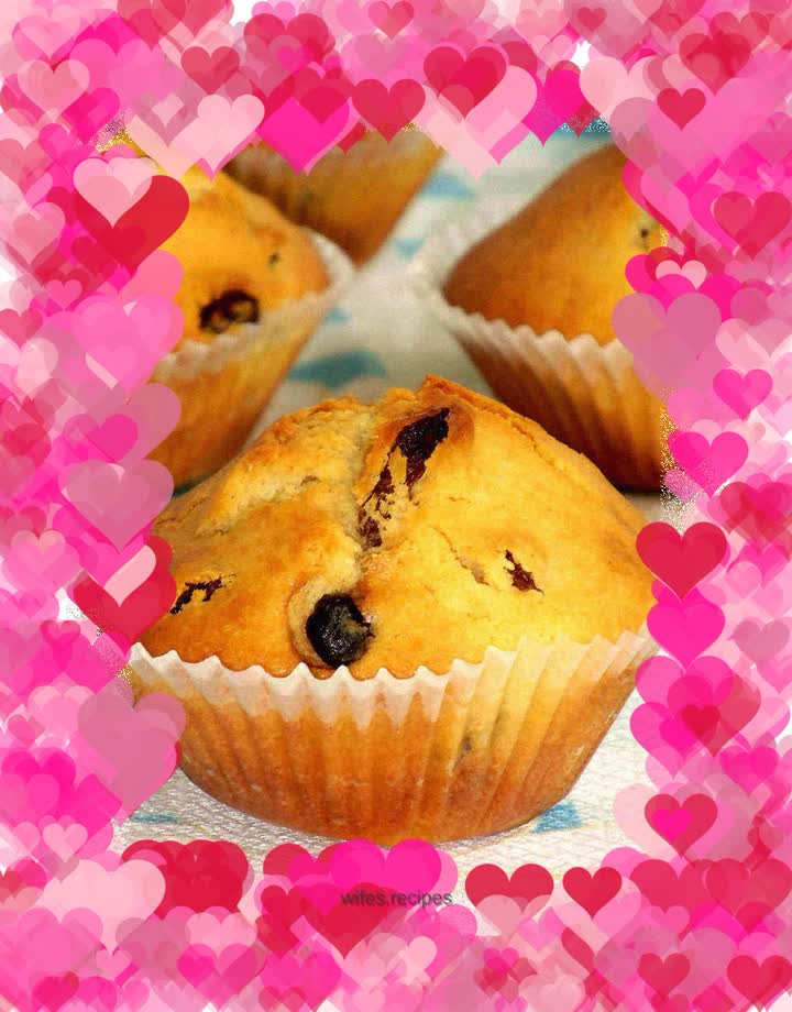 Blueberry raisin cake