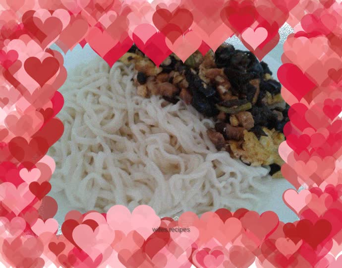 Black Fungus and Mushroom Meat Sauce Noodles—Private Cuisine