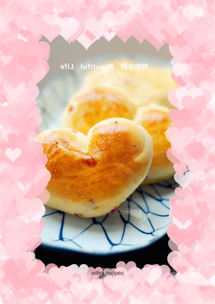 Cute heart-shaped cranberry snack bag