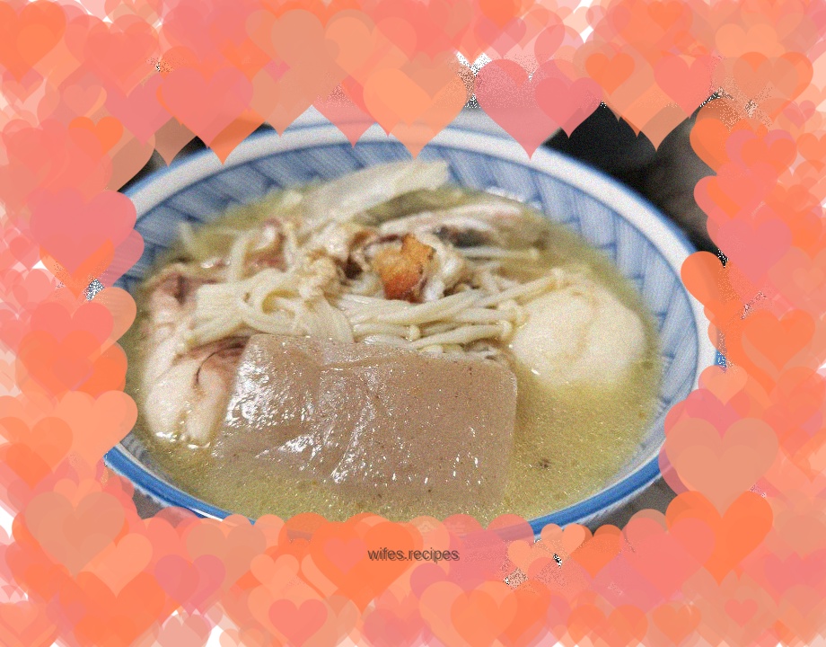 Fish head stewed in one pot