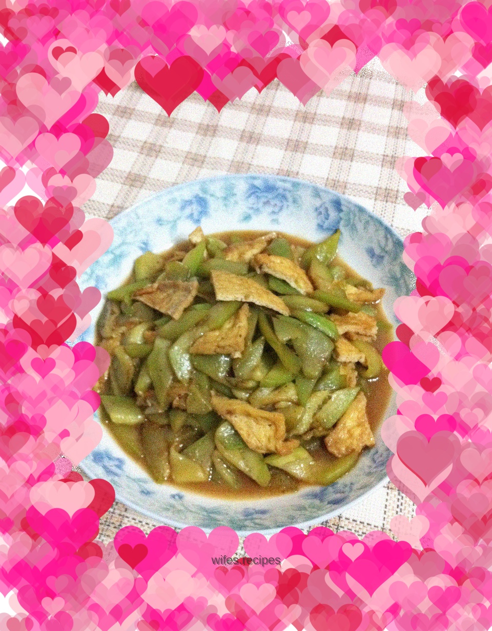 Stir-fried tofu with loofah