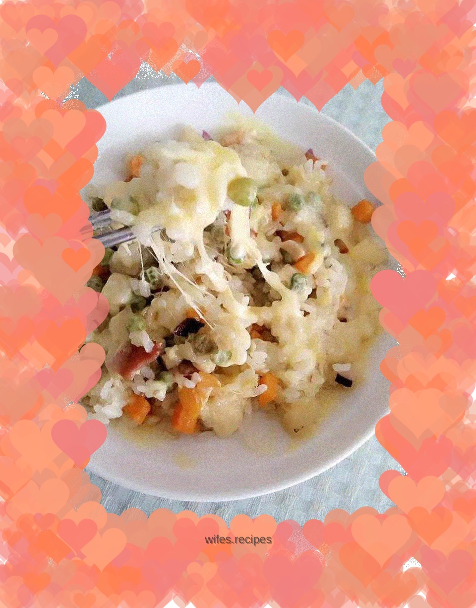 A gorgeous transformation of leftover rice—baked rice with bacon and cheese