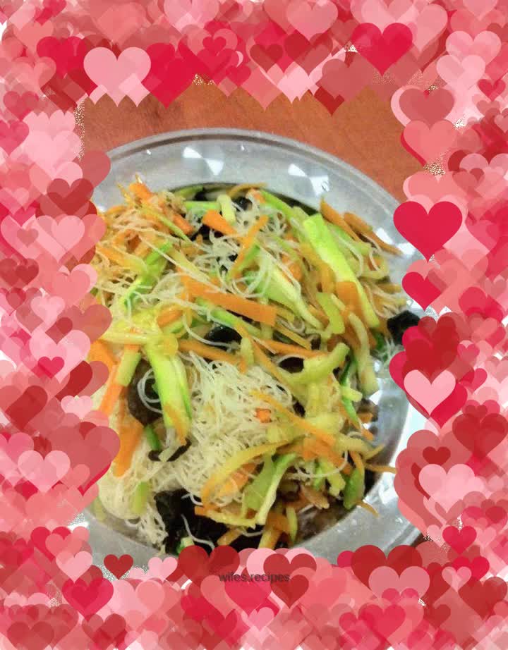 Stir-fried vermicelli with zucchini