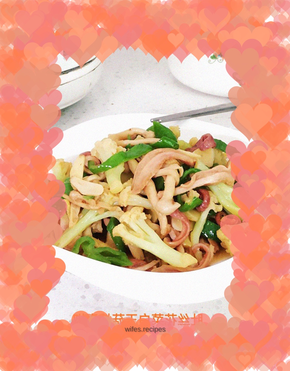 Shredded cauliflower, white jade mushrooms, stir-fried green peppers