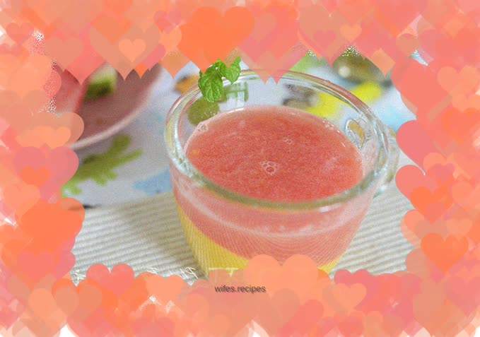 Mango and watermelon two-color juice