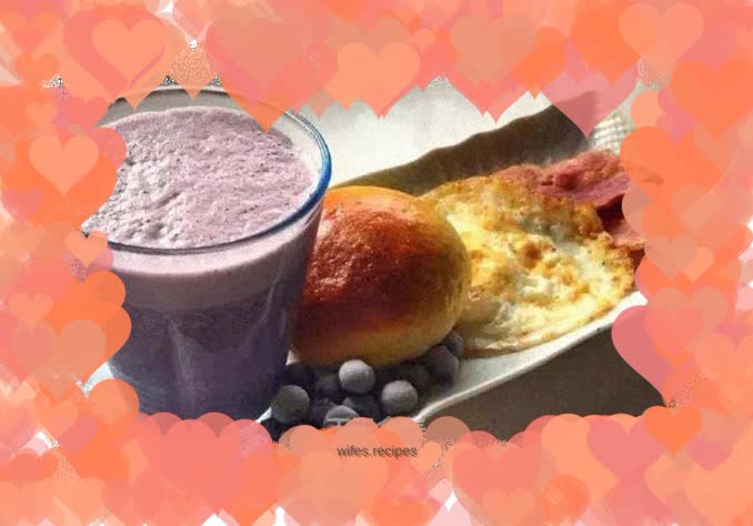Blueberry milkshake by: Staff writer of Pulan Hi-Tech Blueberry Food