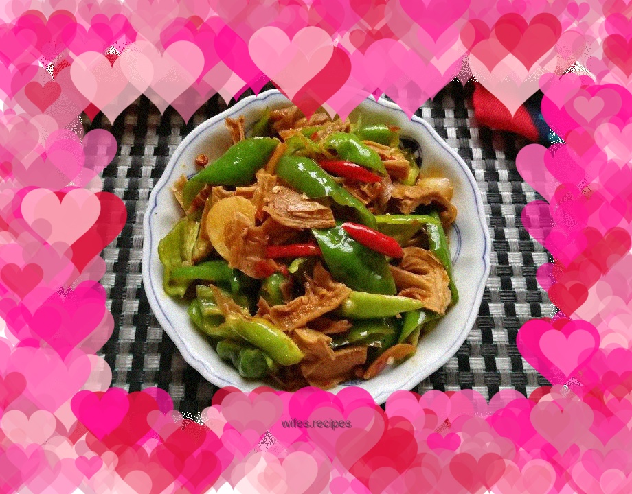 Stir-fried dried bamboo shoots with screw pepper