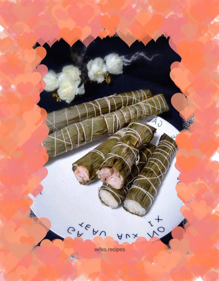 Bamboo tube shaped rice dumplings