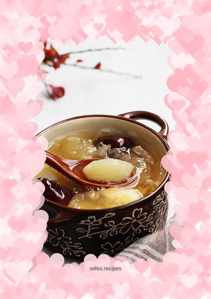 Tremella fungus and water chestnuts