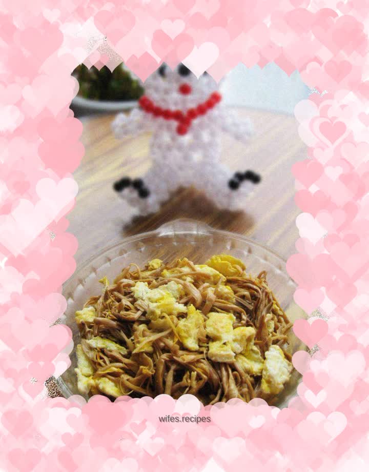 Scrambled Eggs with Daylily