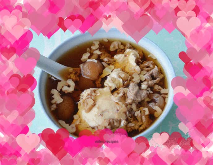 Walnut and longan stew with wine