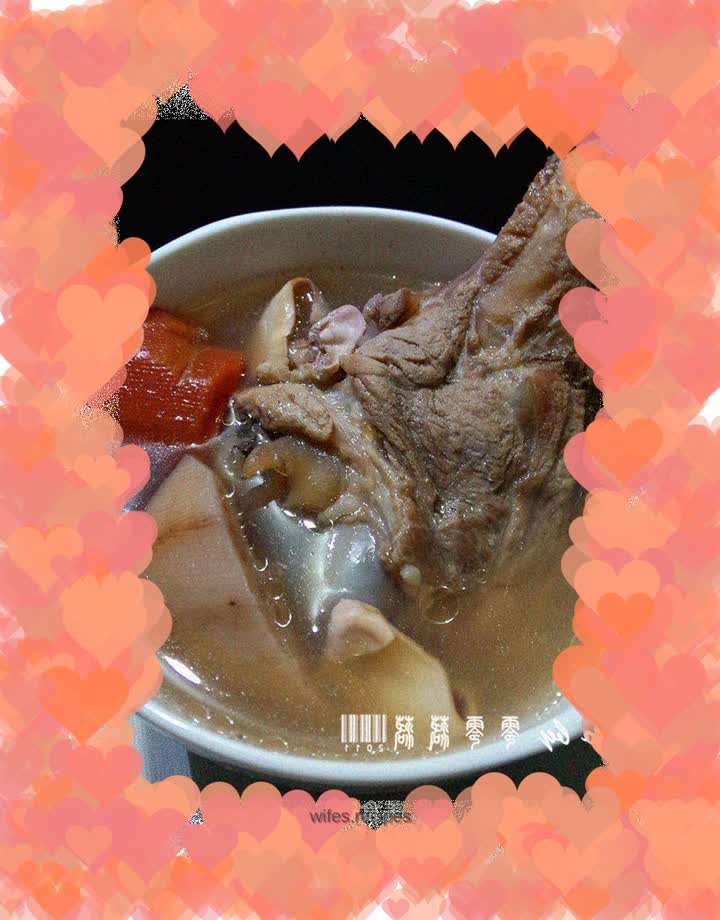 Lotus root and cuttlefish bone soup