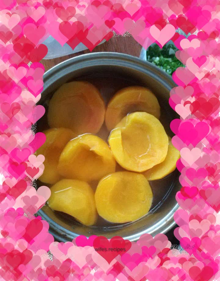 Canned yellow peach