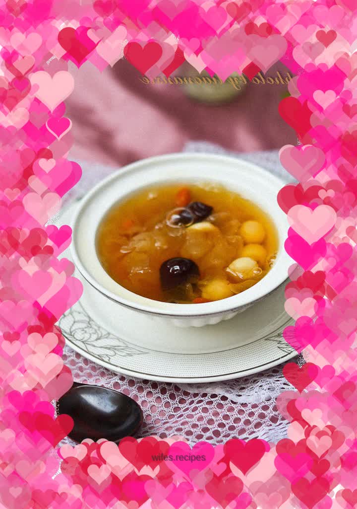 Red dates and white fungus soup
