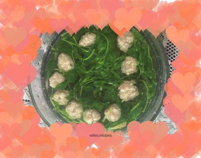 Delicious meat ball and bean sprouts soup