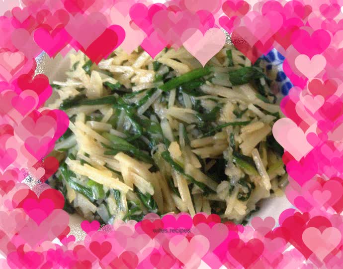 Stir-fried leeks with shredded potatoes