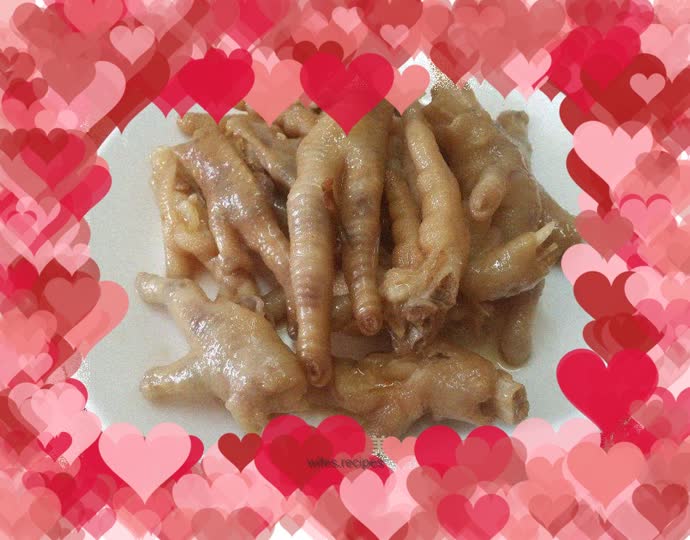 Braised chicken feet with lark