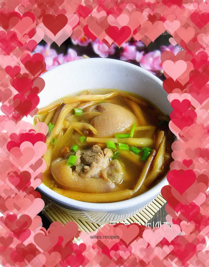 Stewed Pork Trotters with Golden Needles