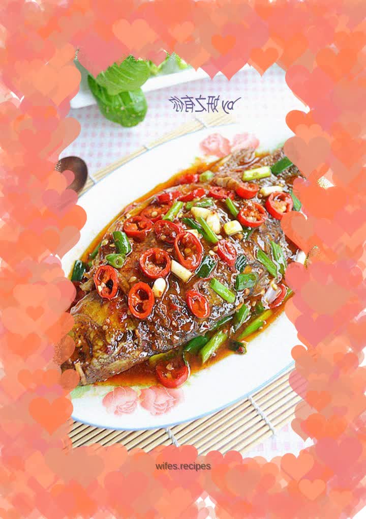 Braised crucian carp with soy sauce