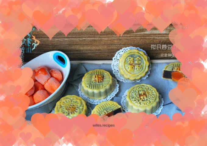 Egg yolk and red bean paste mooncake, low-gluten flour version