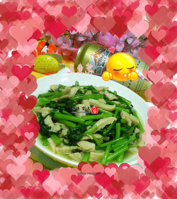 Stir-fried pork belly and chrysanthemum