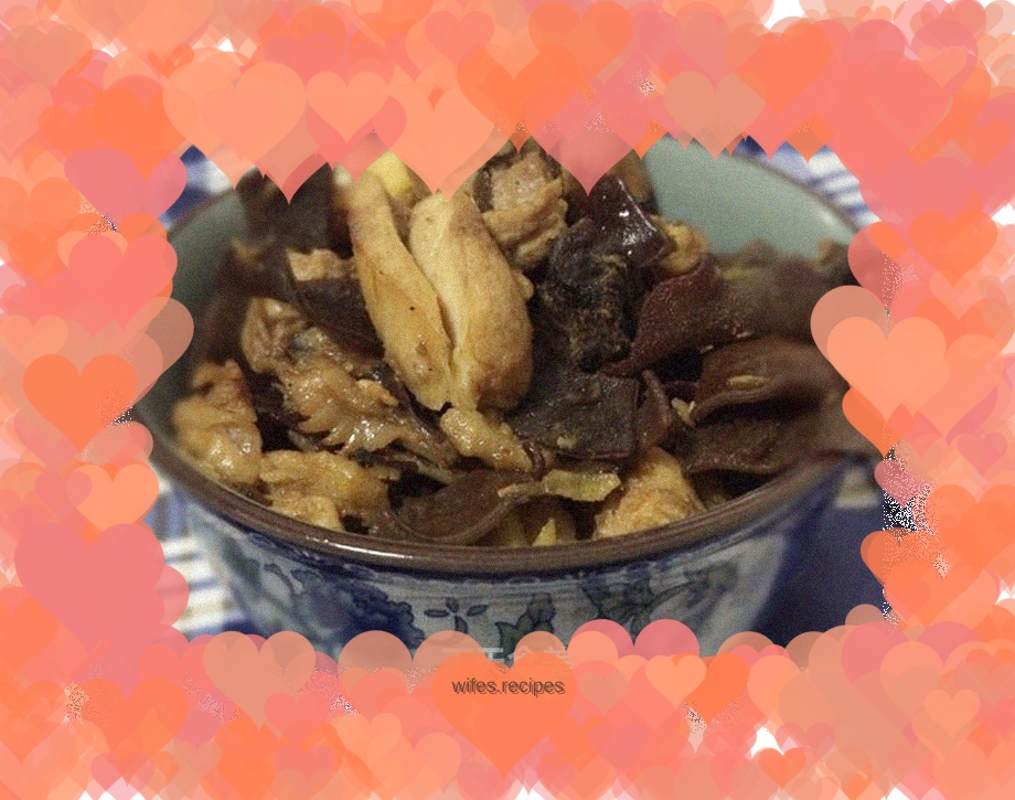 Stir-fried chicken with fungus---simple and delicious dish