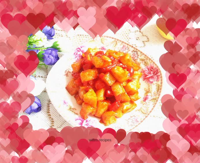 Lotus root cubes with tomato sauce