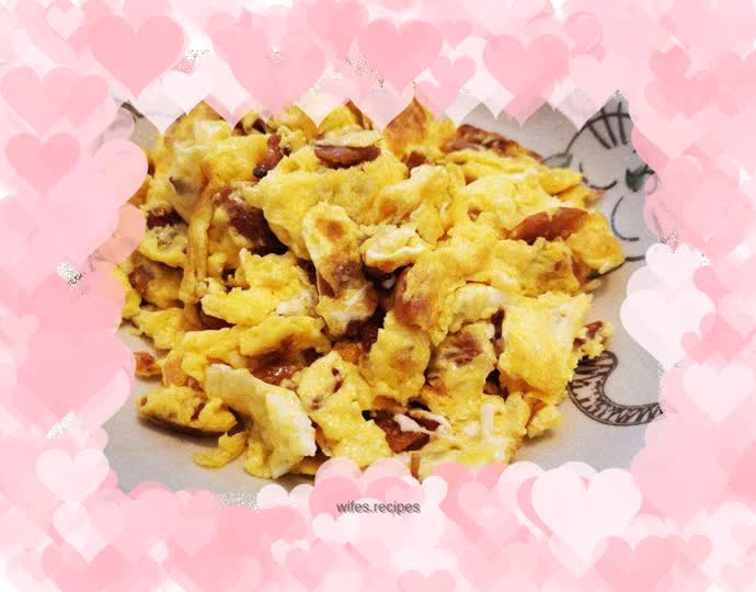 Fried eggs with preserved vegetables