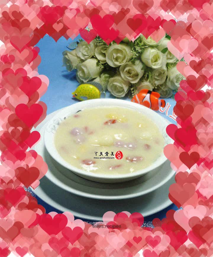 Wolfberry Soy Milk Three Color Rice Cake Soup
