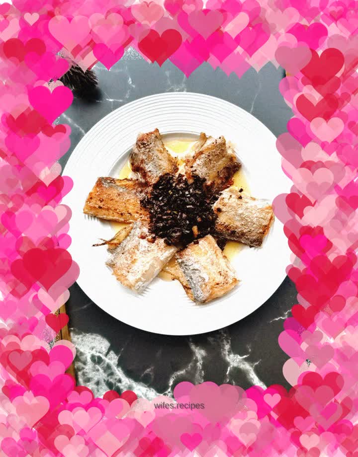 Hairtail fish with scallion oil