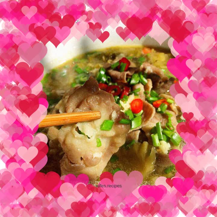 Fatty beef in sour soup