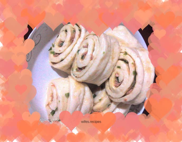 Chives and meat minced flower rolls
