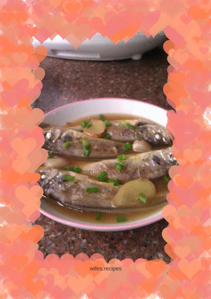 Steamed small yellow croaker