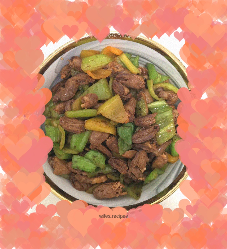 Fried chicken hearts with chili pepper