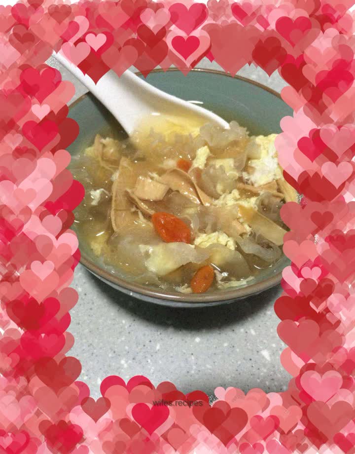 Snow fungus and yuba syrup