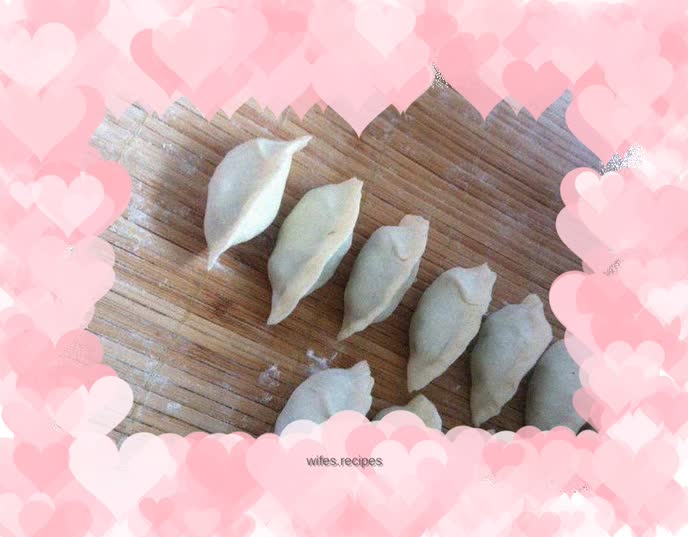 Mountain garlic, shepherd's purse, fresh meat dumplings