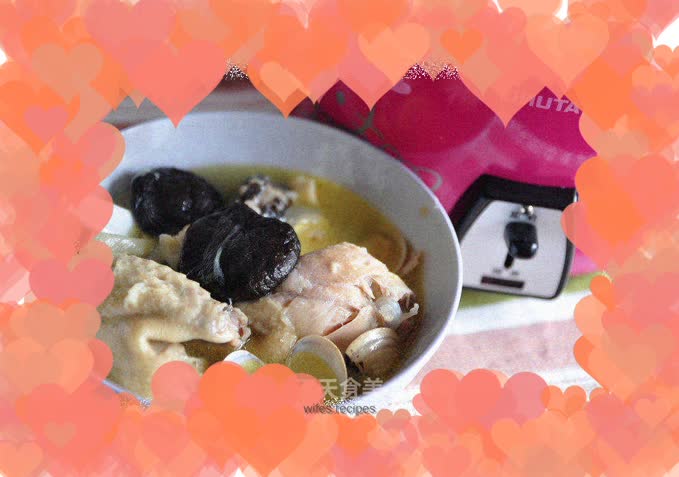 Electric Pot Stewed Garlic Mushrooms and Chicken Soup